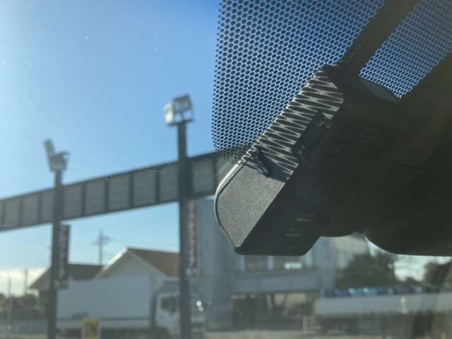 UJ0047836234_70_003.jpg