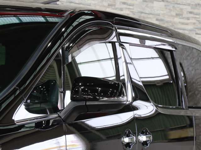 UJ0048556972_18_001.jpg