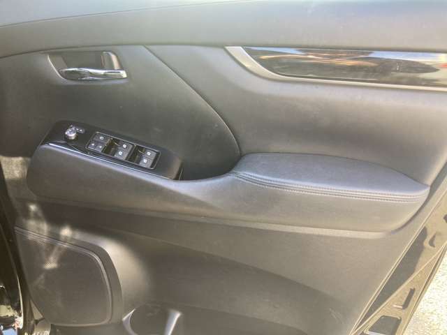 UJ0048045273_43_001.jpg
