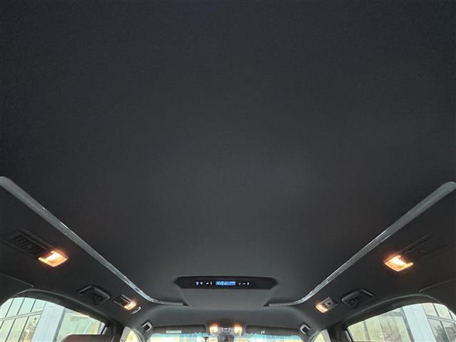 UZ0048047807_34_002.jpg