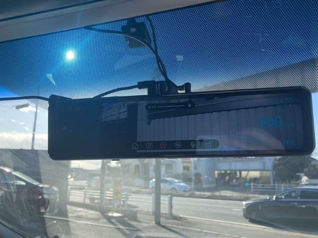 UJ0047912220_11_001.jpg