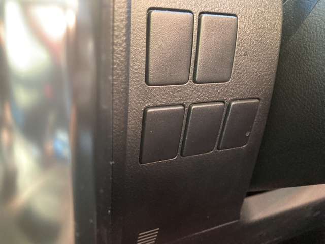 UJ0047912220_55_001.jpg