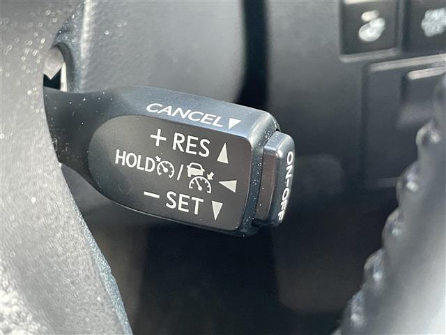 UZ0048449571_18_002.jpg