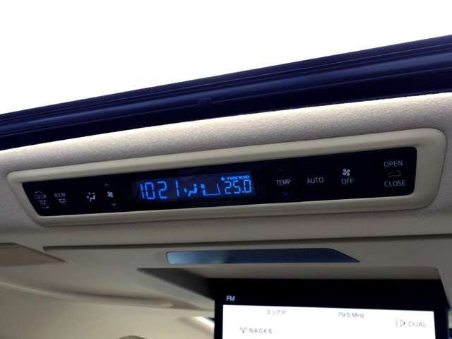 U00048104962_33_002.jpg