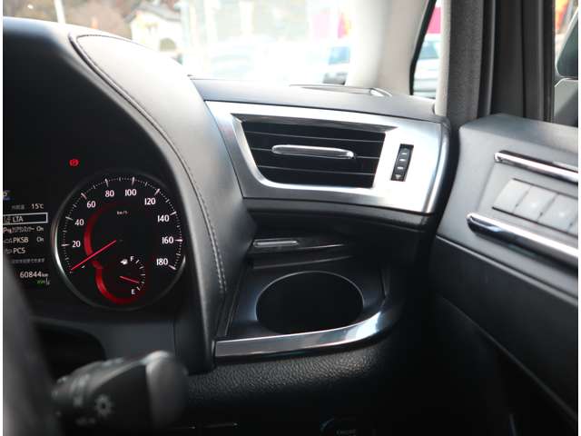 U00048185893_32_001.jpg