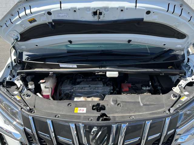 UZ0048073647_57_001.jpg