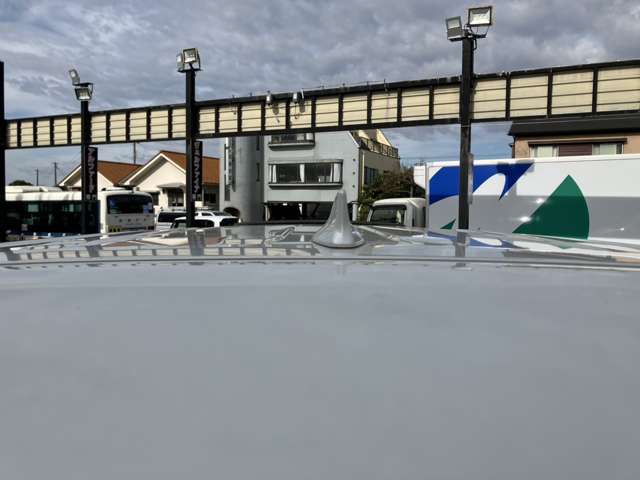 UJ0048344861_72_001.jpg