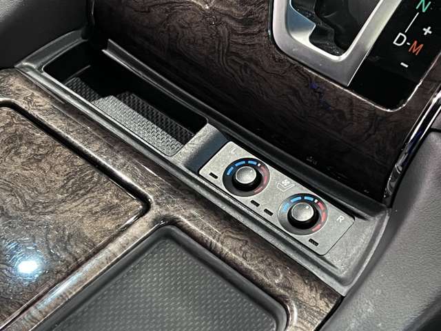 UJ0048372945_46_002.jpg