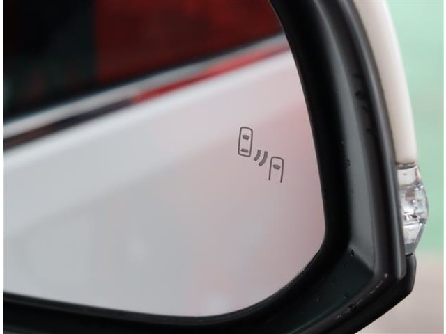 UJ0048243059_42_001.jpg