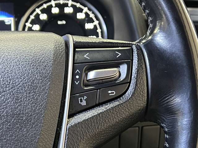 UJ0048467669_33_002.jpg
