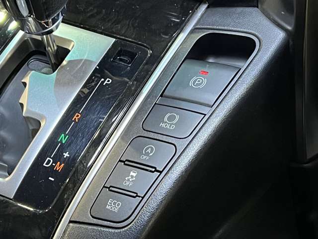UJ0048467669_37_002.jpg