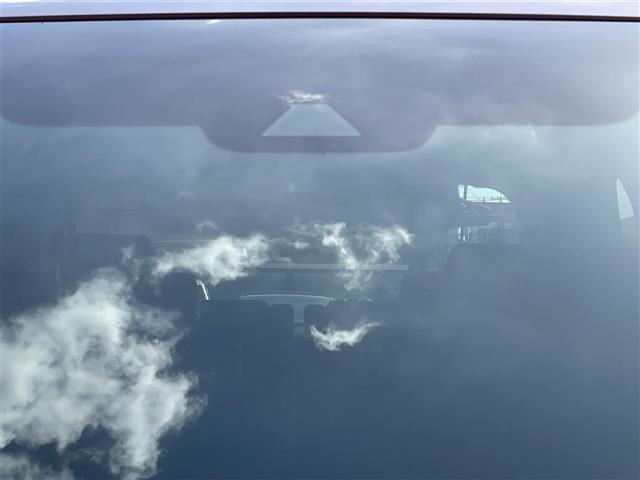 UZ0048231059_4_002.jpg