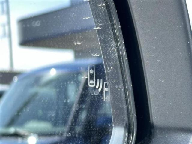 UZ0048319262_50_002.jpg
