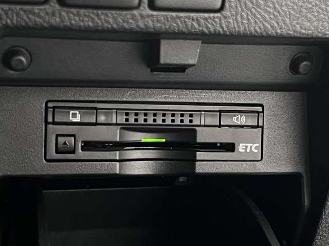 UJ0046736577_32_002.jpg