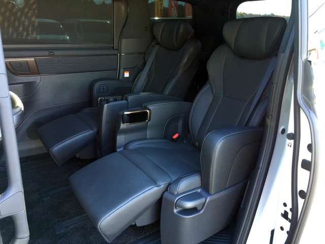 U00047262244_12_001.jpg