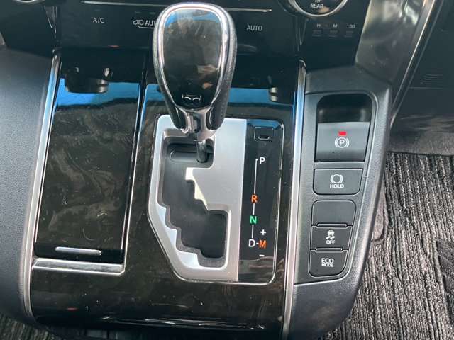 UJ0048238581_61_001.jpg