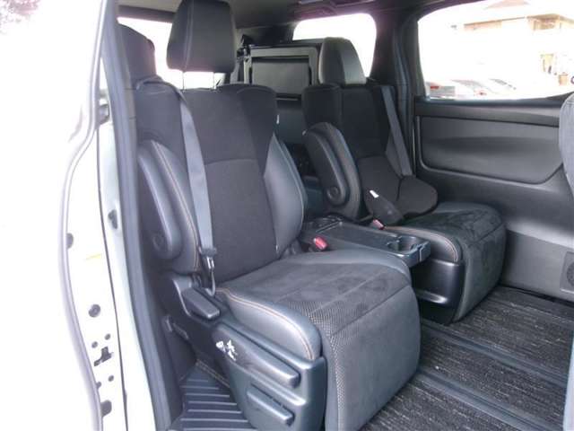 U00047928136_18_003.jpg