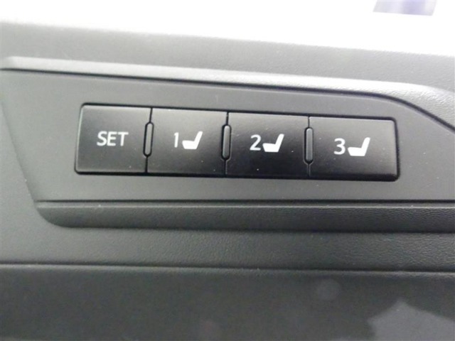 U00047624859_33_002.jpg