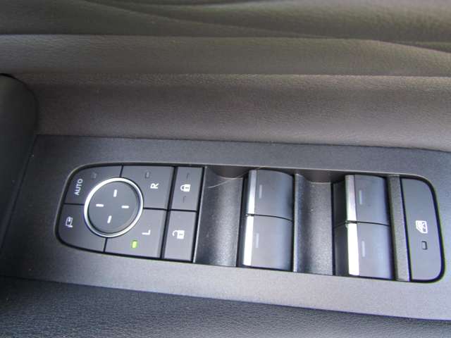 U00047857817_35_001.jpg
