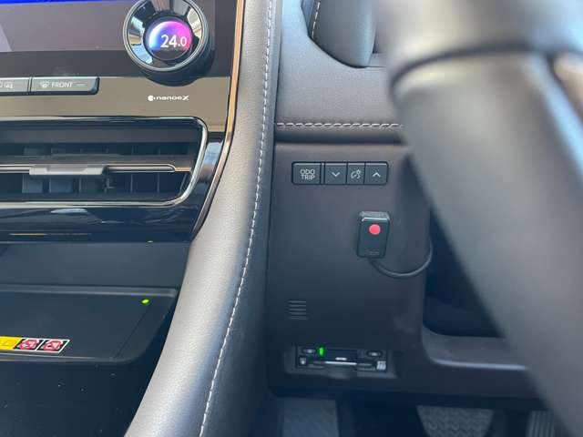 U00048112248_11_001.jpg