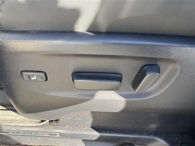 UJ0047933675_19_001.jpg