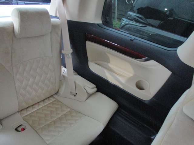 U00040248085_75_001.jpg