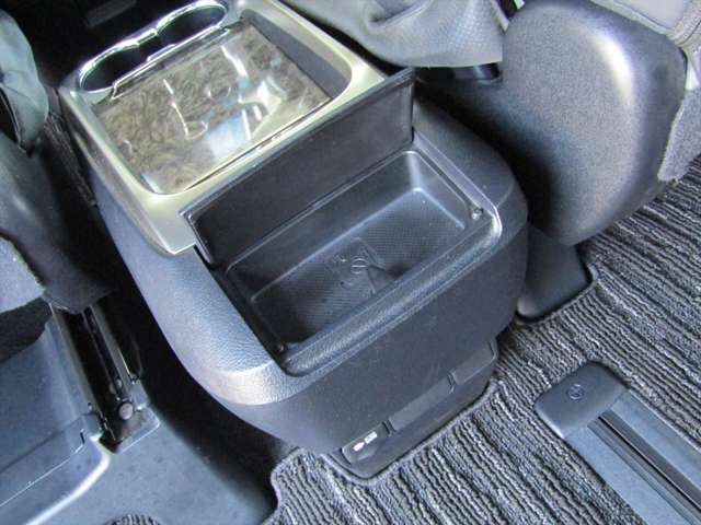 U00047477181_67_003.jpg