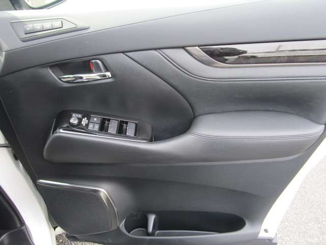 U00048280383_13_001.jpg