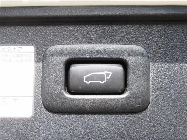 UJ0048345008_19_001.jpg