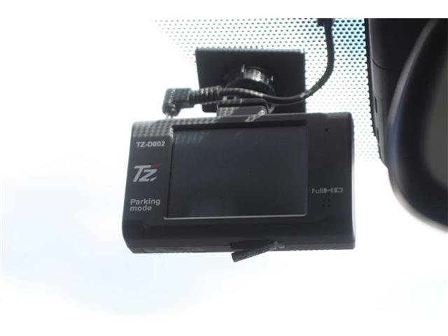 UJ0048417229_12_001.jpg