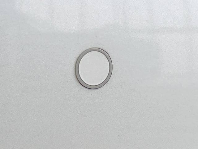 UZ0046782575_65_001.jpg