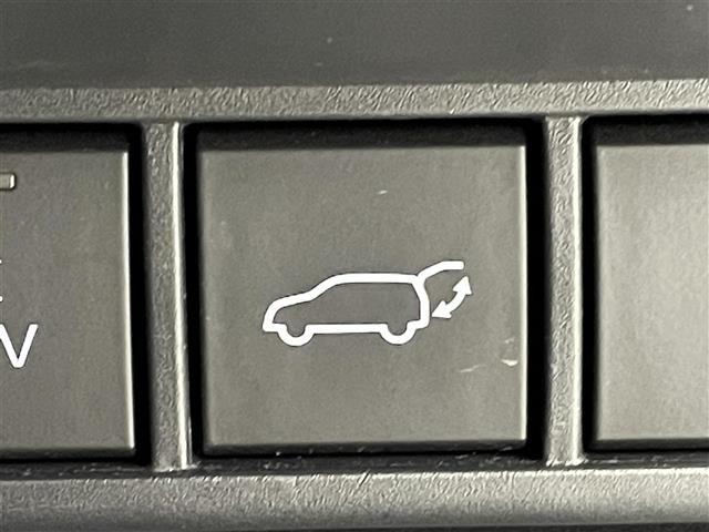 UZ0048544200_12_002.jpg