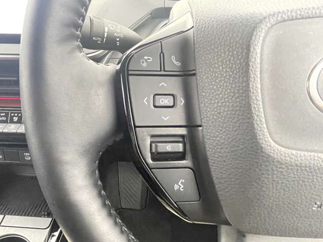 UZ0048349563_11_002.jpg