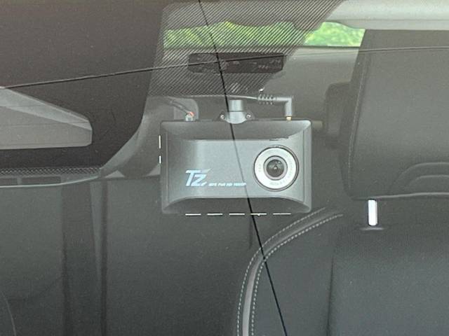UZ0048128788_43_001.jpg