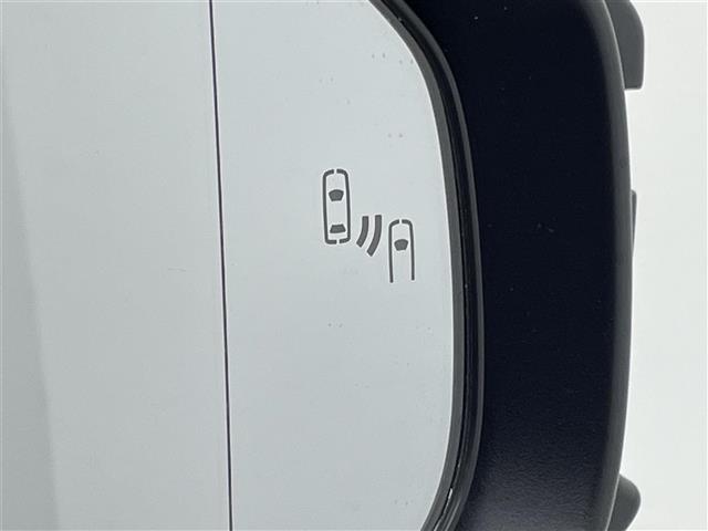 UZ0048353524_7_002.jpg