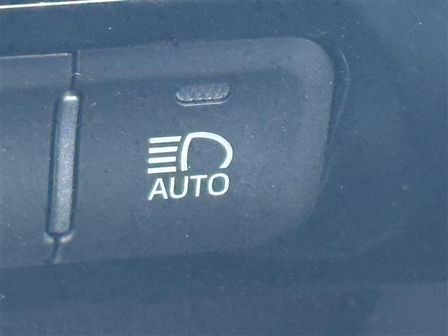 UZ0048057142_32_001.jpg