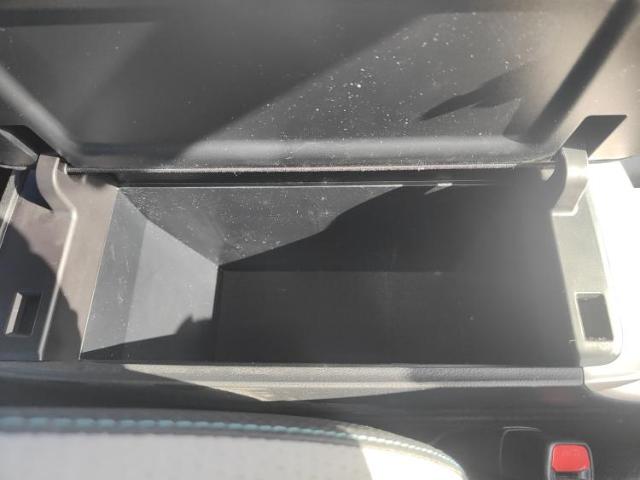 UZ0048072264_42_001.jpg