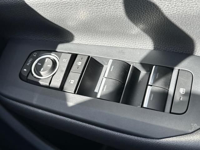 UZ0047908117_47_001.jpg