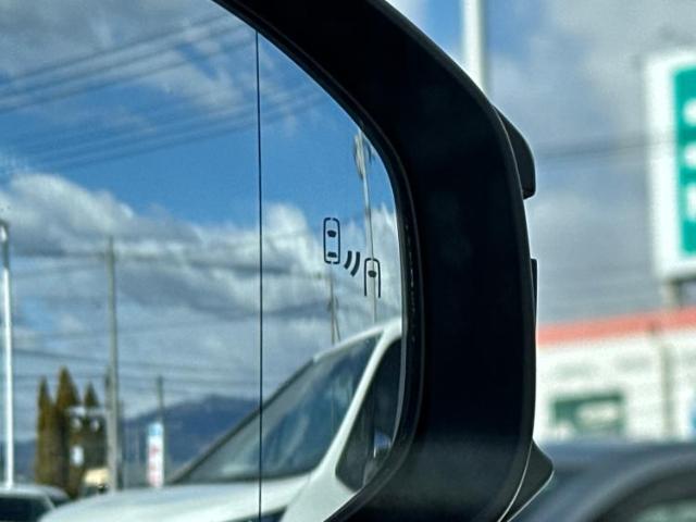 UZ0047908117_48_001.jpg