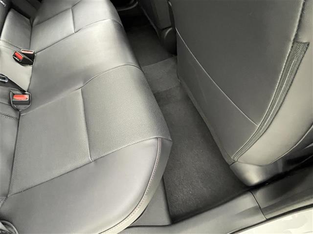 UZ0048164928_37_002.jpg
