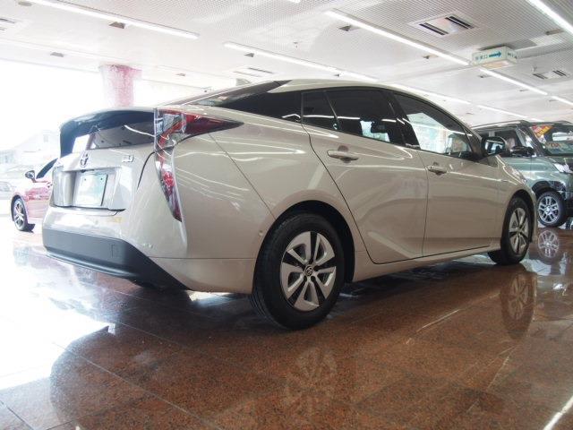 UJ0048393587_37_002.jpg
