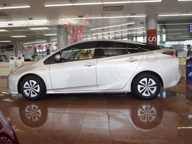 UJ0048393587_39_002.jpg