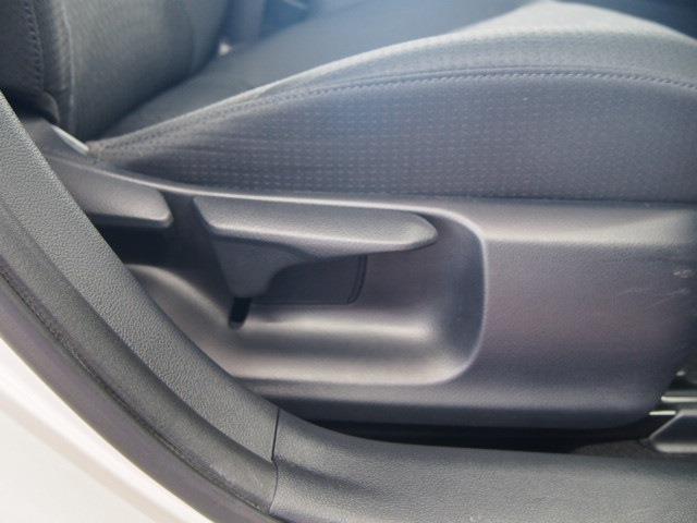 UJ0048393587_48_002.jpg