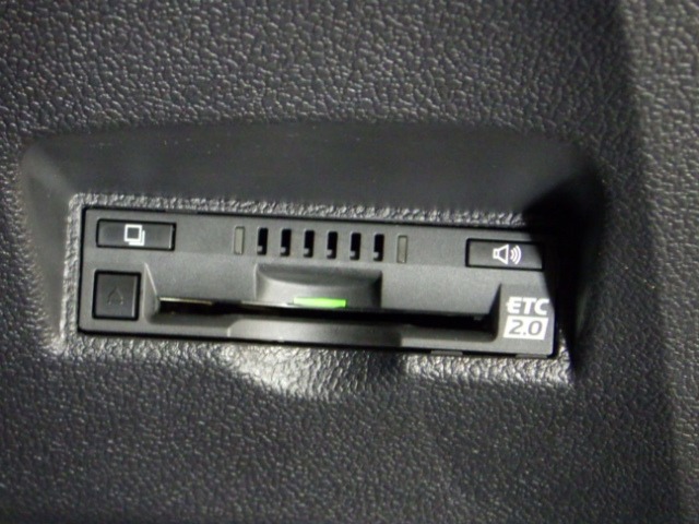 UZ0048252157_11_001.jpg