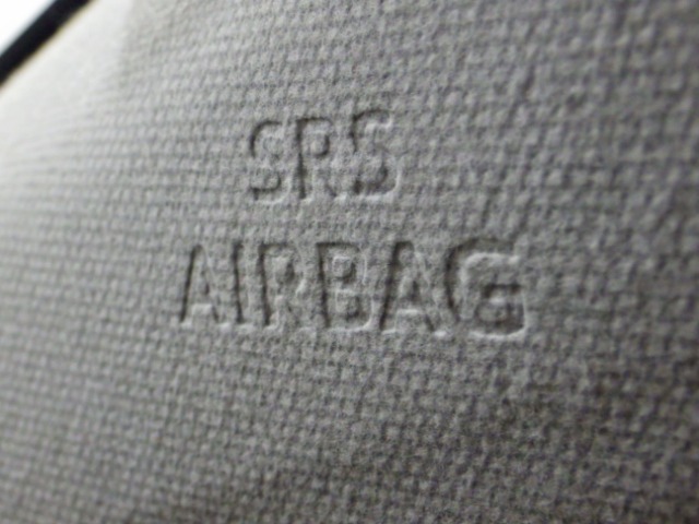 UZ0048252157_17_001.jpg