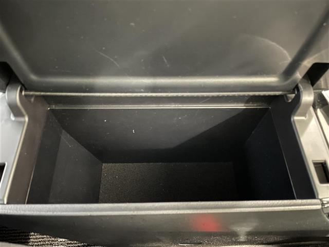 UZ0048519264_30_002.jpg