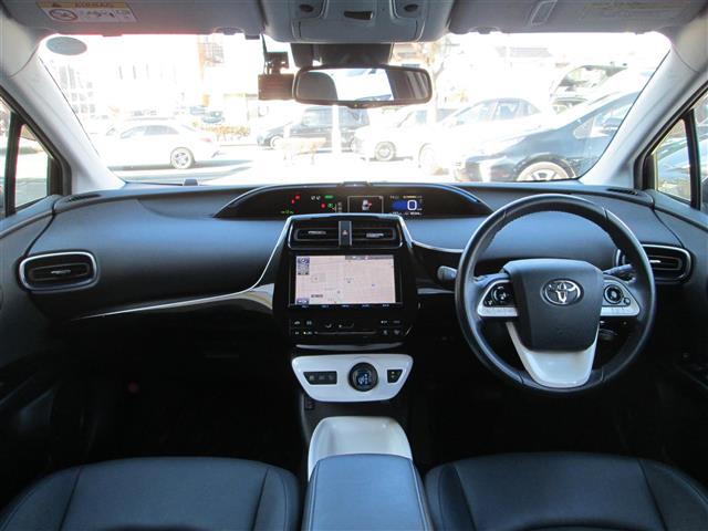 UZ0048482923_41_001.jpg
