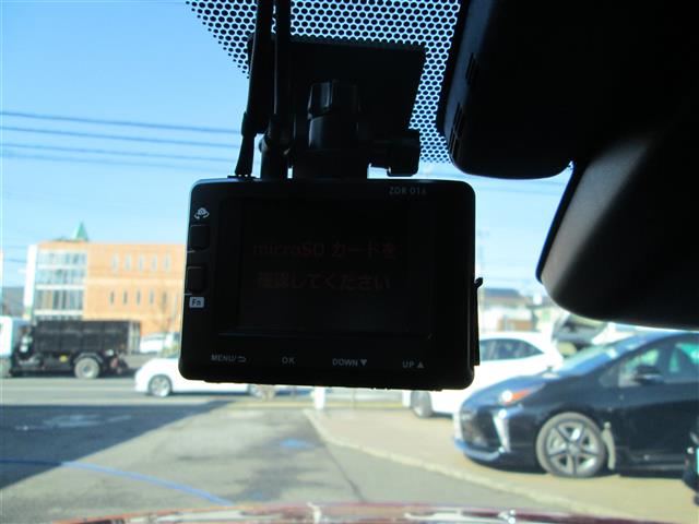 UZ0048482923_7_001.jpg