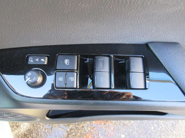 U00047489674_73_001.jpg