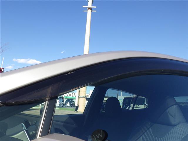 UZ0048097983_38_001.jpg